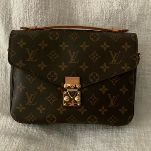SOLD ‼️ Louis Vuitton Pochette Metis 🤎